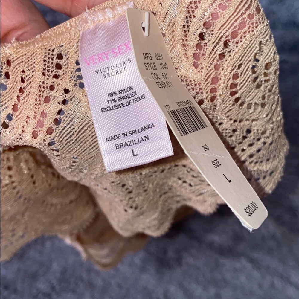❗️NWT❗️Victoria’s Secret 2 Thong Bundle - Picture 7 of 8